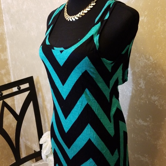 Chevron high low dress size M♡ - Picture 4 of 5